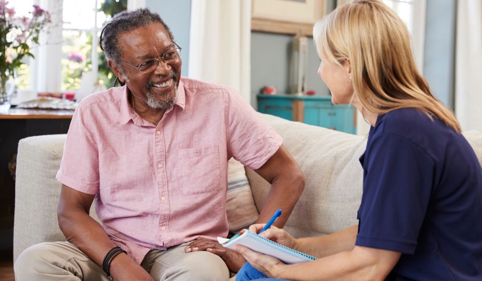 female psw working with senior male